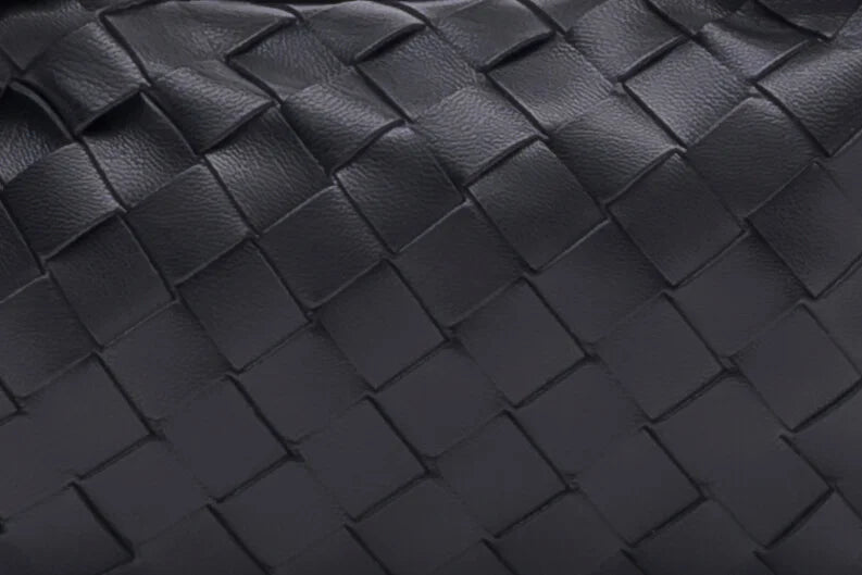 hazel-mini-negra-textura