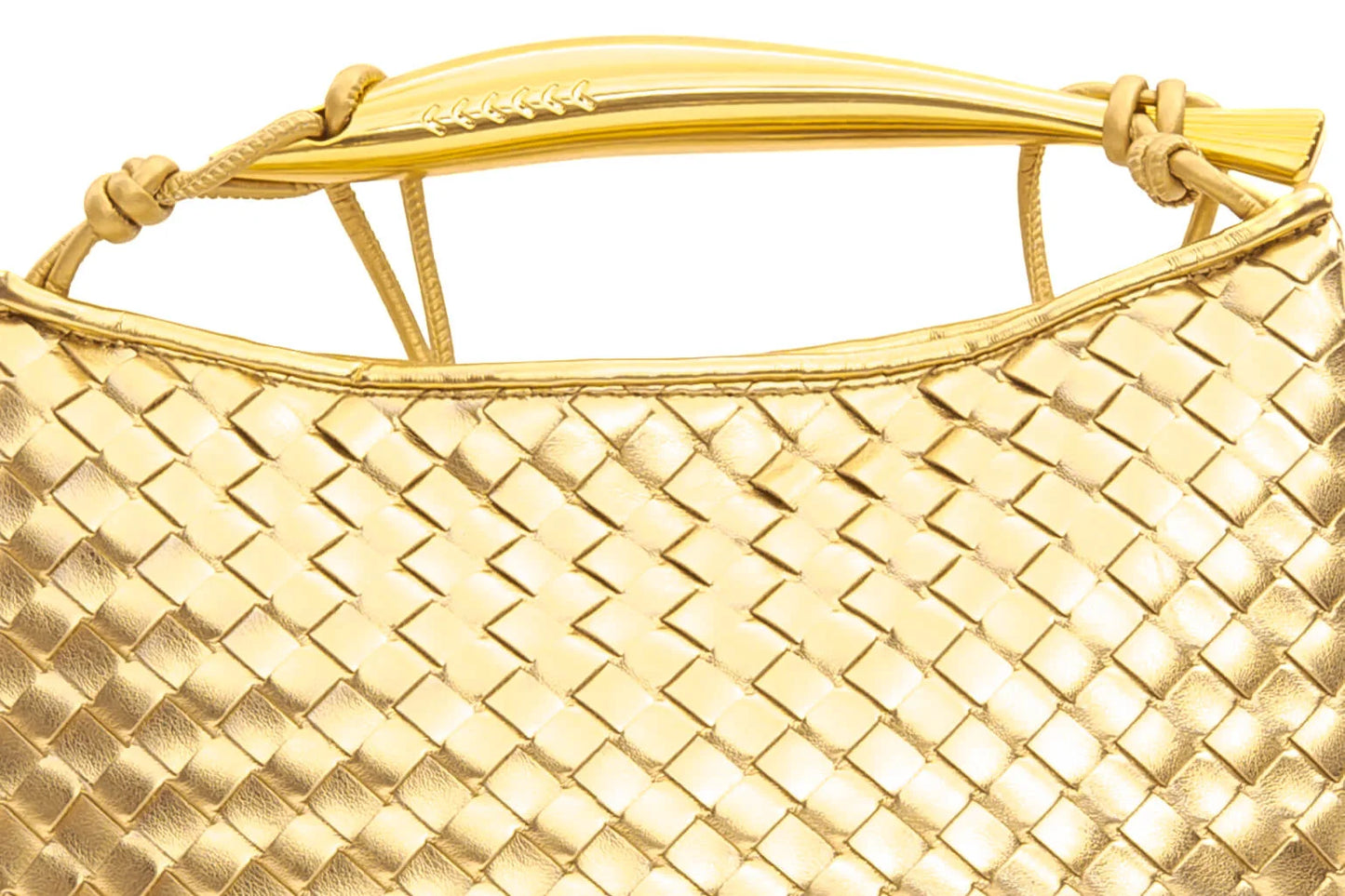 saddie-dorado-textura
