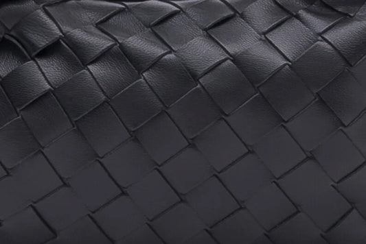 hazel-mini-negra-textura